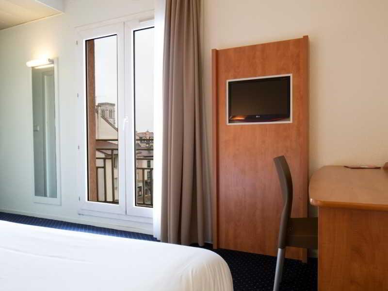 Ibis Budget Bourgoin Jallieu Centre Exterior foto